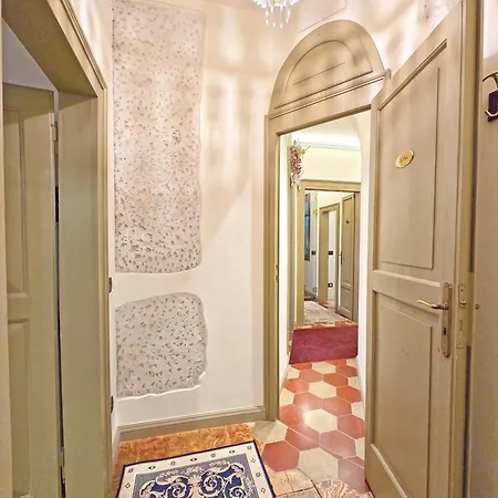 Mva Madama Aparments * فيرونا