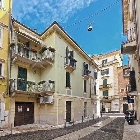 Apartment Mva Madama Verona Aparments Verona