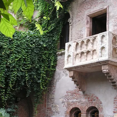 Apartment Mva Madama Verona Aparments